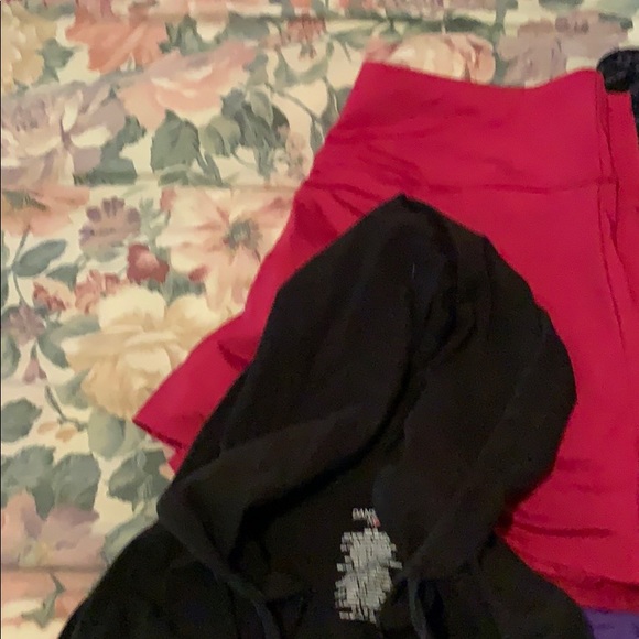 Athletic wear - Picture 4 of 4